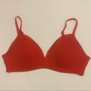 Victoria Secret lined no-wire 34C bra